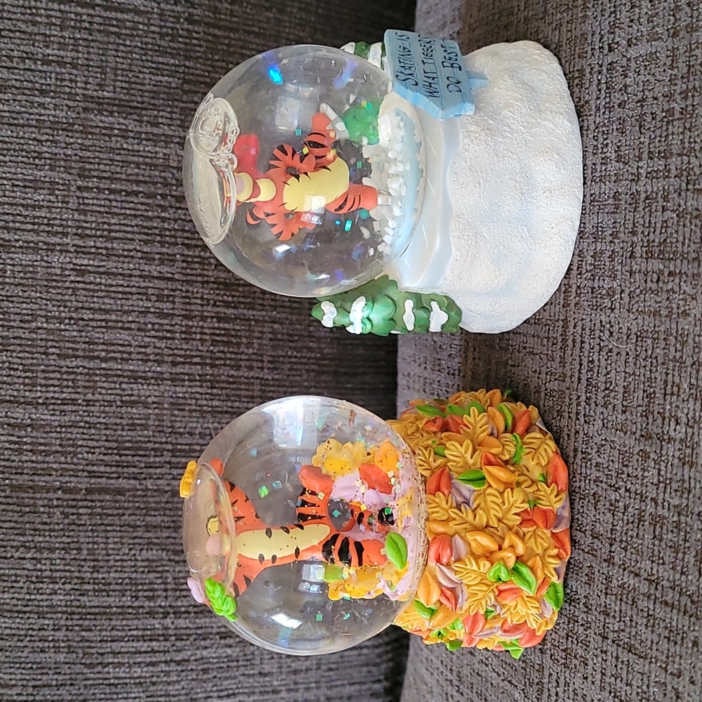 Seasonal Disney Tigger Winnie The Pooh Mini Snow Globes